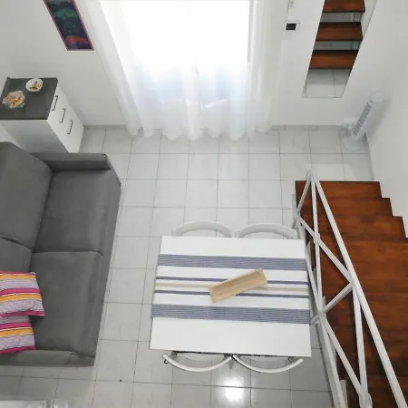 A 10 Minuti A Piedi Dal Museo Egizio E Dai Musei Reali, Su Due Livelli 